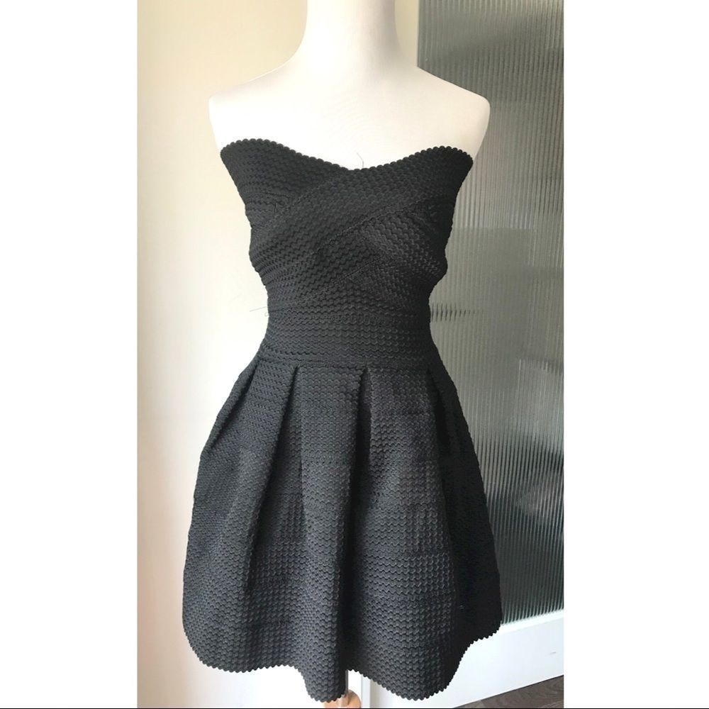 L’Atiste strapless dress